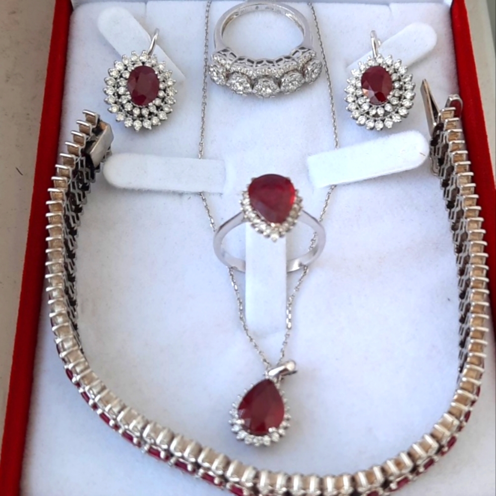Diamond and ruby ​​